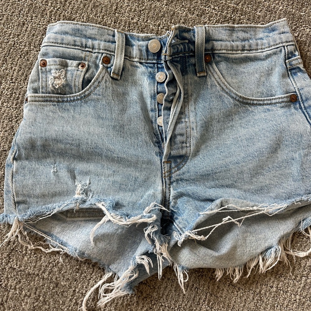 Levi’s shorts